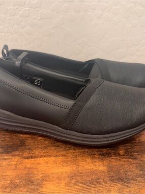 New TredSafe Slip Resitant Slip On Shoes Womens 10 Comfort Nursing Flats